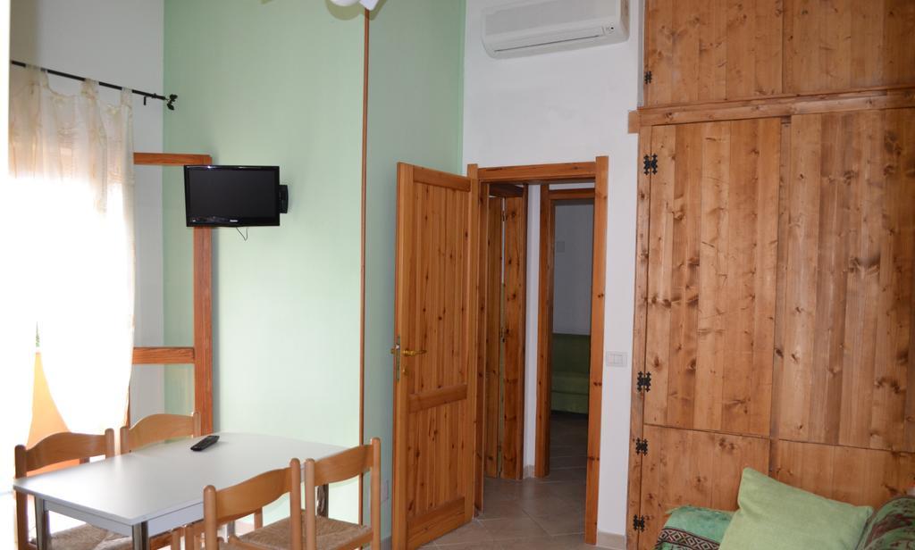Apartments Mimose Badesi Room photo