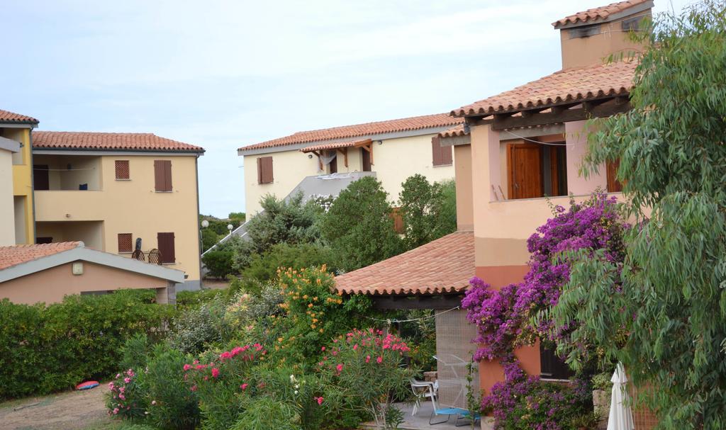 Apartments Mimose Badesi Exterior photo